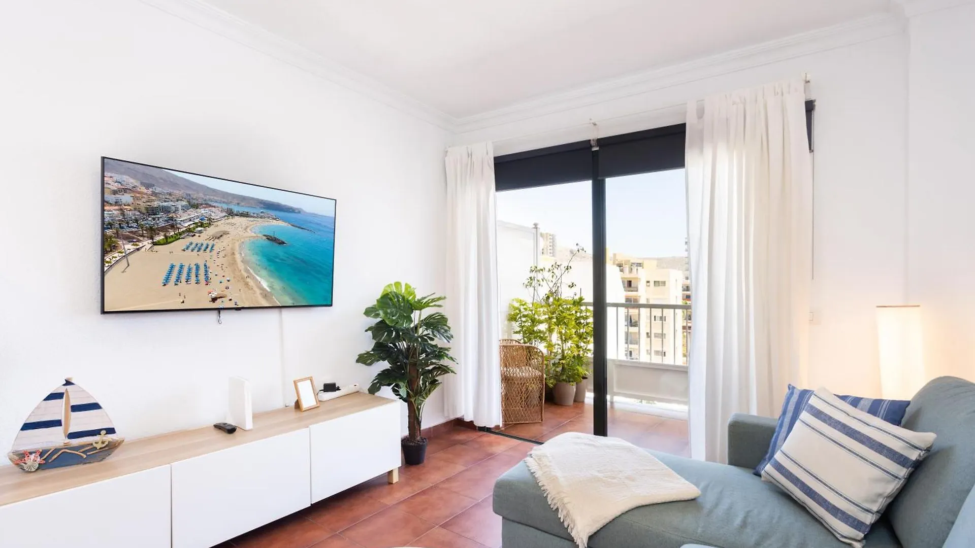 Buho Los Cristianos Apartment