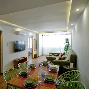  Appartamento Leo Home- Bright & Centric 3 Bedrooms With Private Parking Included Spagna