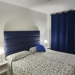 Comodoro Magnifico En La Playa Appartamento